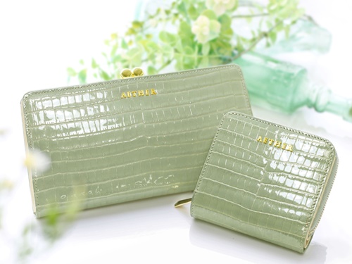 緑色の財布